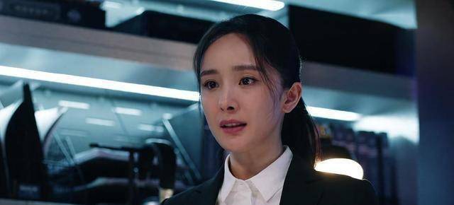 《暴风眼》杨幂要想转型,除了演技之外,更该加强的是台词_声音_间谍