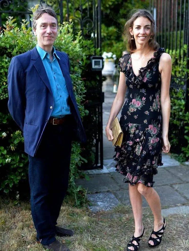 威廉绯闻情人超前卫:穿时尚见首相,19岁恋42岁侯爵挺大肚结婚_罗斯