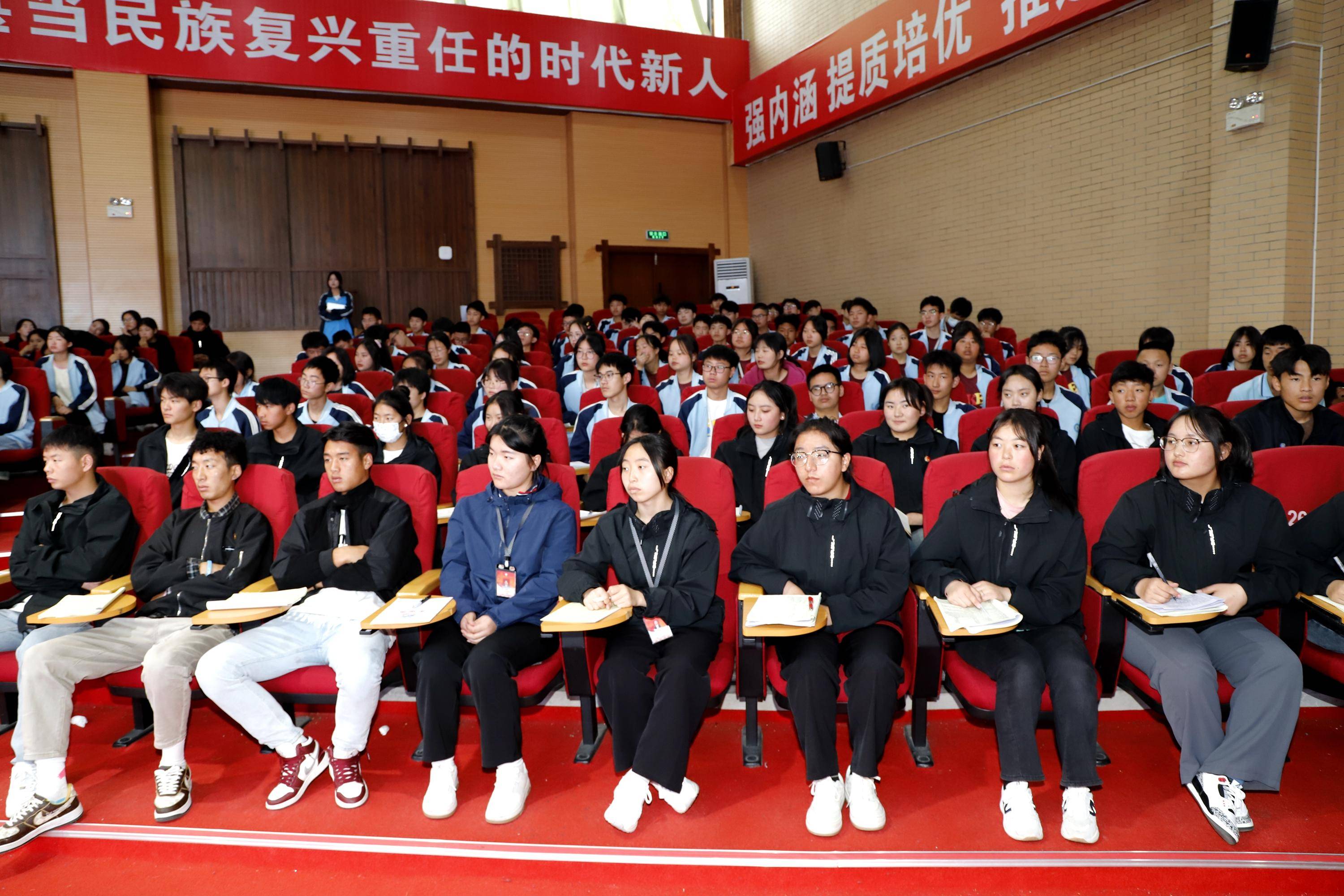 参战退役老兵红色宣讲走进北川羌族自治县七一职业中学_刘顺祥_工作