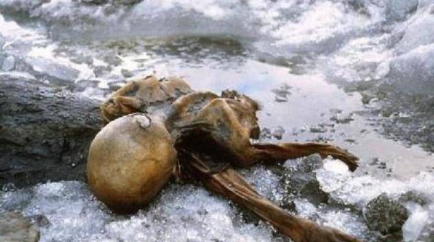 冰山上那具5000年前的遗体，他生前经历了什么，为何拼命往山上跑