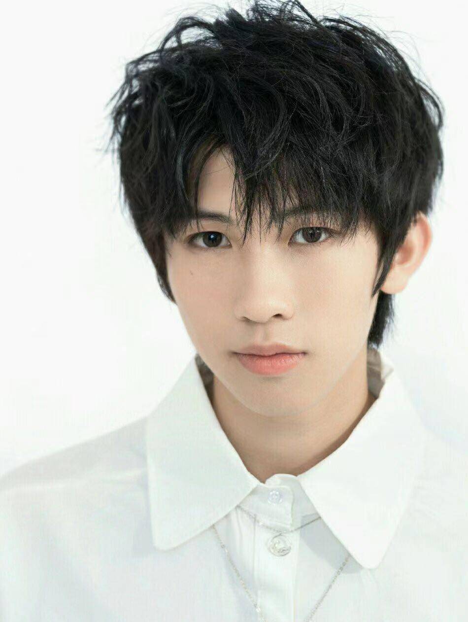 《创4》何洛洛林墨:上演老熟人戏码,小细节看出两人真实关系_和林