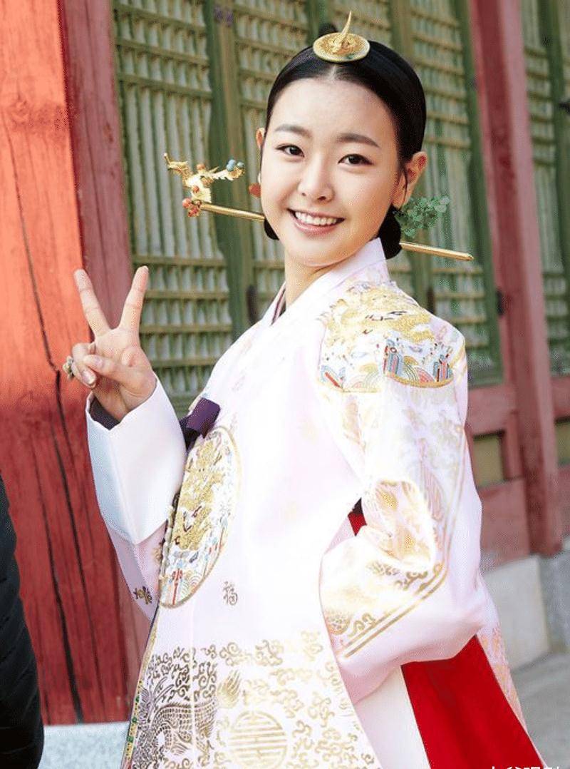 高媛熙在剧中饰演庄烈王后赵氏是一位正直勇敢的女王.