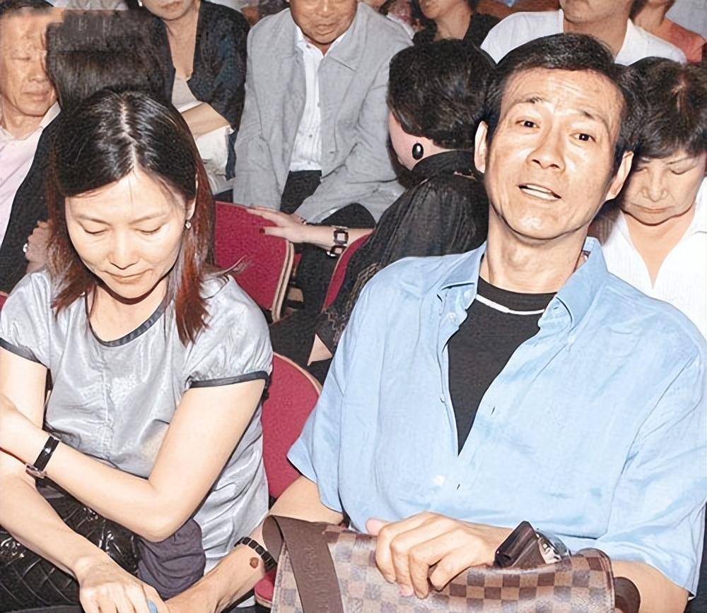 郑少秋三婚老婆认识她!