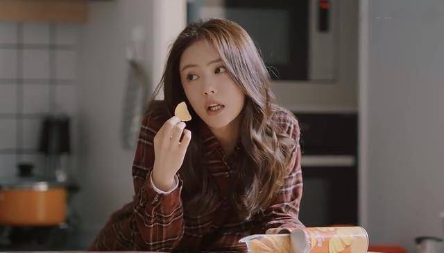 许雯雯在和林中硕在一起之前其实就见过林中硕和袁未滚床单,在第7集