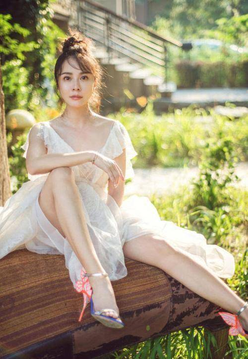 刘威:被何晴抛弃,甩在一起女友闪婚圈外人,今为家庭不敢老去