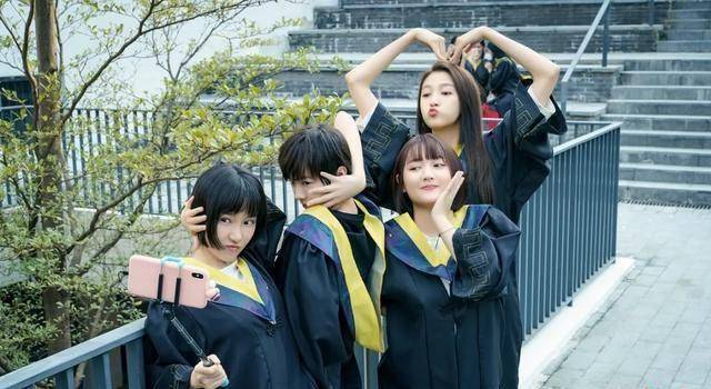 《二十不惑2》将拍,关晓彤李庚希原班人马,太期待了_观众_金世佳_戏剧