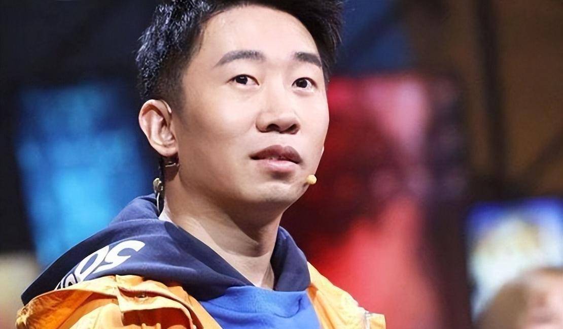 "综艺天才"杨迪,被谢娜硬核捧红,与女友相恋16年不忘初心_节目_因为