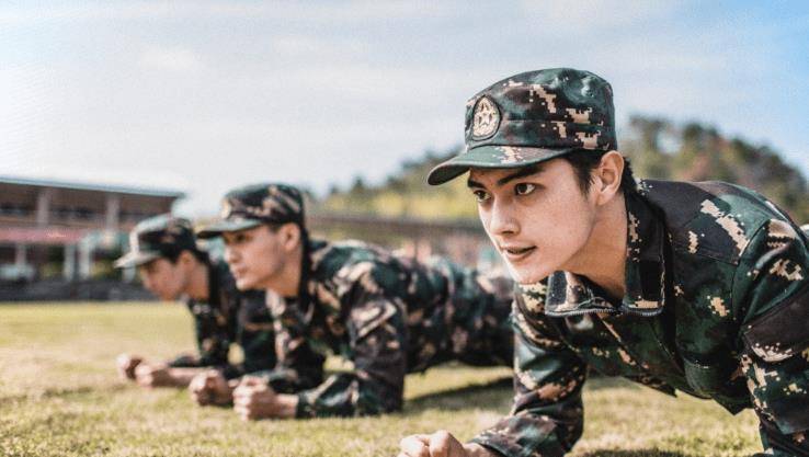 《烈火军校》来袭,许凯化身玩世不恭富家子,狂撩女主白鹿_军装_李程彬