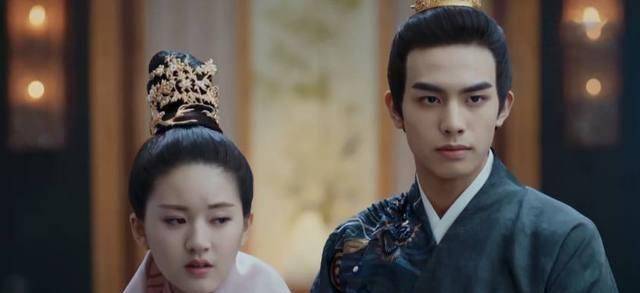 成了一个妒妇了,马雪云也是狠,为了挽回容止的心假怀孕,陷害楚玉的