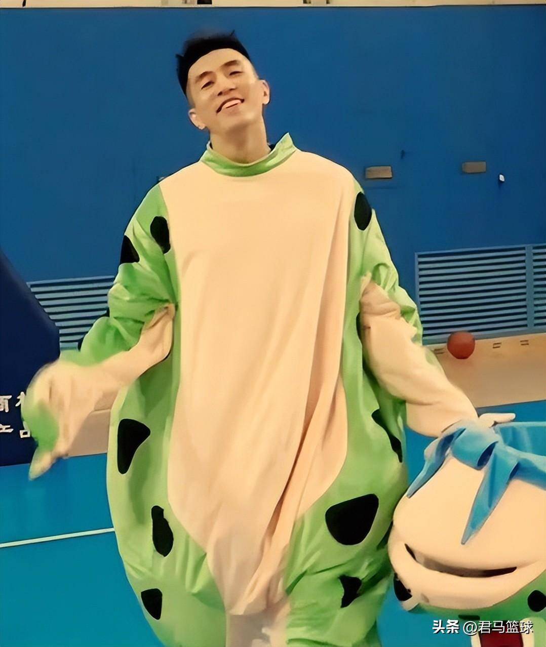 至于刘畊宏想用跳操让艾伦出洋相,也不太可能,不要忘了艾伦身上自带