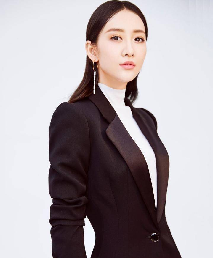 《猎狐》王鸥:远赴肯尼亚拍戏,其他都好就是吃不惯_角色_吴稼琪_因为