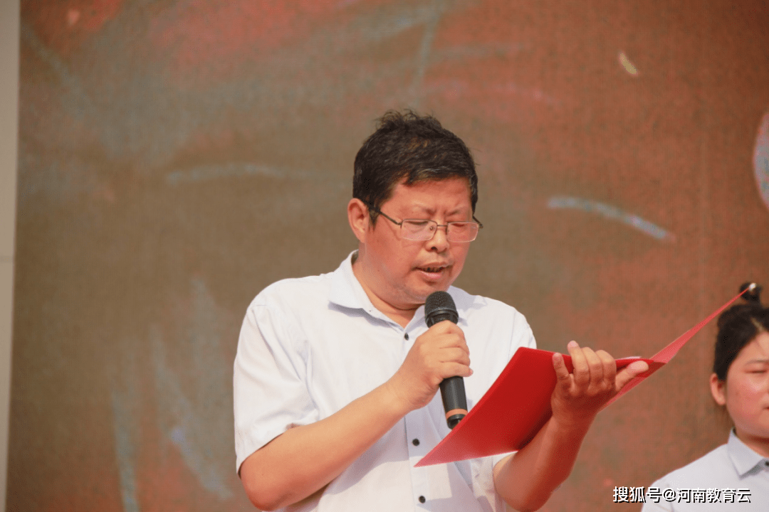 杨兵书记和任保宏副校长分别为南北两个校区的比赛致辞,他们向同学们