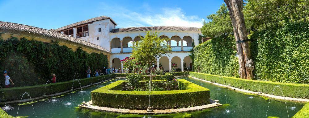 阿尔罕布拉宫花园:天堂般的花海与艺术奇观_宫殿_的设计_文化