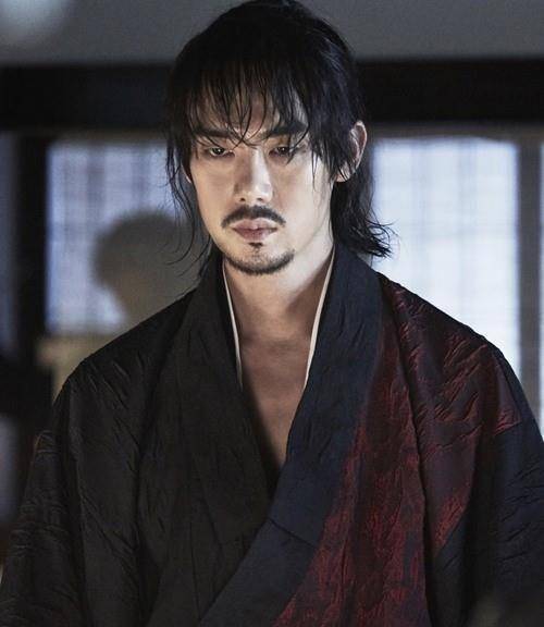 《绿豆传》恋爱剧秒变宫斗,黑化后的男二贼帅,黑化男二篡位成功_儿子