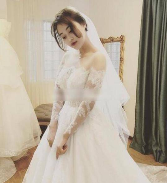 还记得《巴啦啦小魔仙》里的魔仙女王吗?