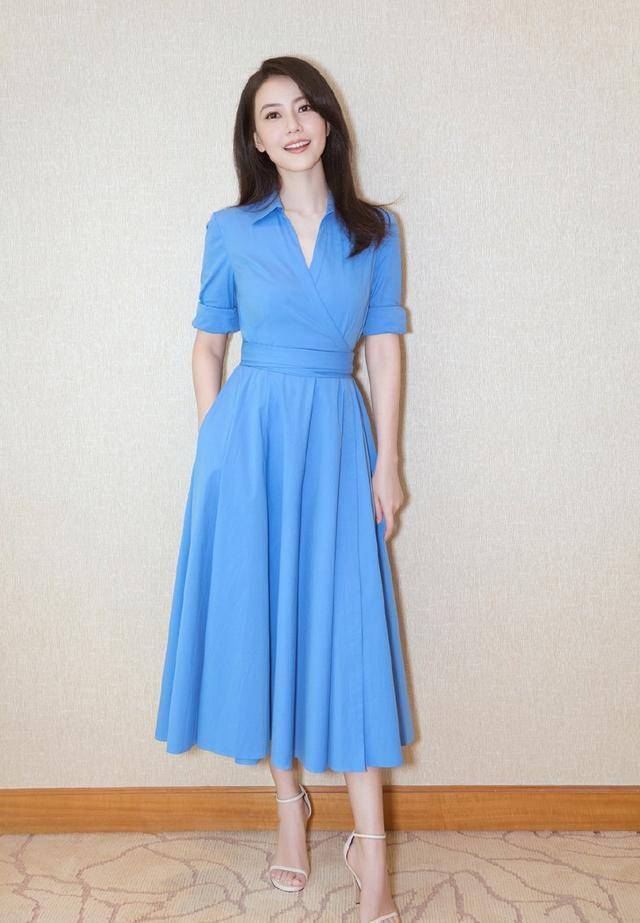 高圆圆这身美如初恋!