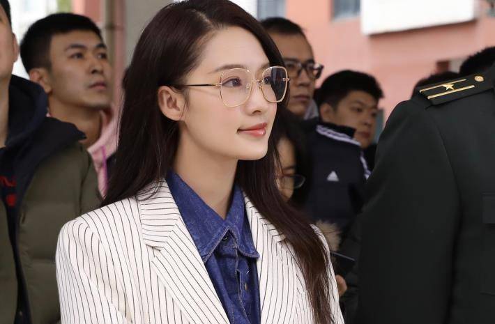 没拍完,又一部军旅爱情剧官宣,女主颜值演技双飞_战队_李溪芮_王彦霖