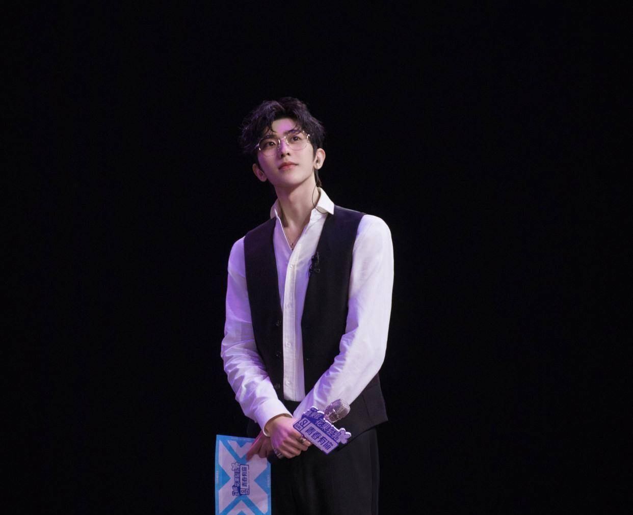 《偶像练习生》蔡徐坤化身"禁欲系王子",这是什么神仙男孩?