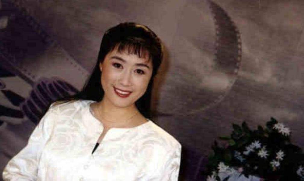 《曲苑杂坛》主持汪文华:与丈夫分居17年,却能和婆婆同在屋檐下_节目