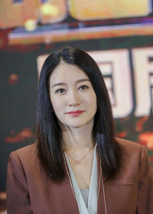 44岁的不老女神李小冉,身材颜值胜似当年,像吃了不老药一样_减肥_健身