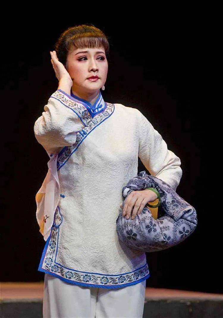 中国戏剧梅花奖榜首方亚芬将携越剧《红楼梦》《梁祝》与贵阳戏迷见面