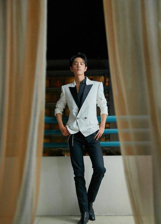 肩部的宽窄会影响气质,王一博范丞丞溜肩,林更新周一围才是好肩_角色