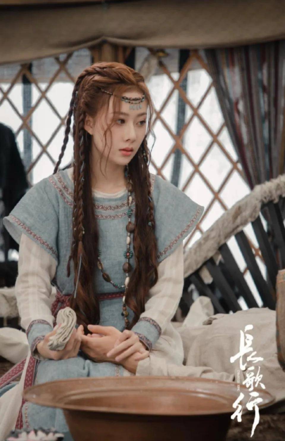 请君中的黑圣女曹曦月,是7年前一部言情偶像剧的恶毒女配_楚乔_黄子韬