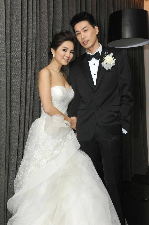 台女星ella陈嘉桦在媒体面前大肆宣扬老公"厉害"_赖斯_女子_什么