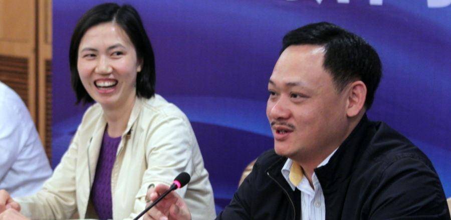44岁周苏红情感坎坷,再婚嫁大9岁富豪,事业高升已彻底告别体育_汤淼