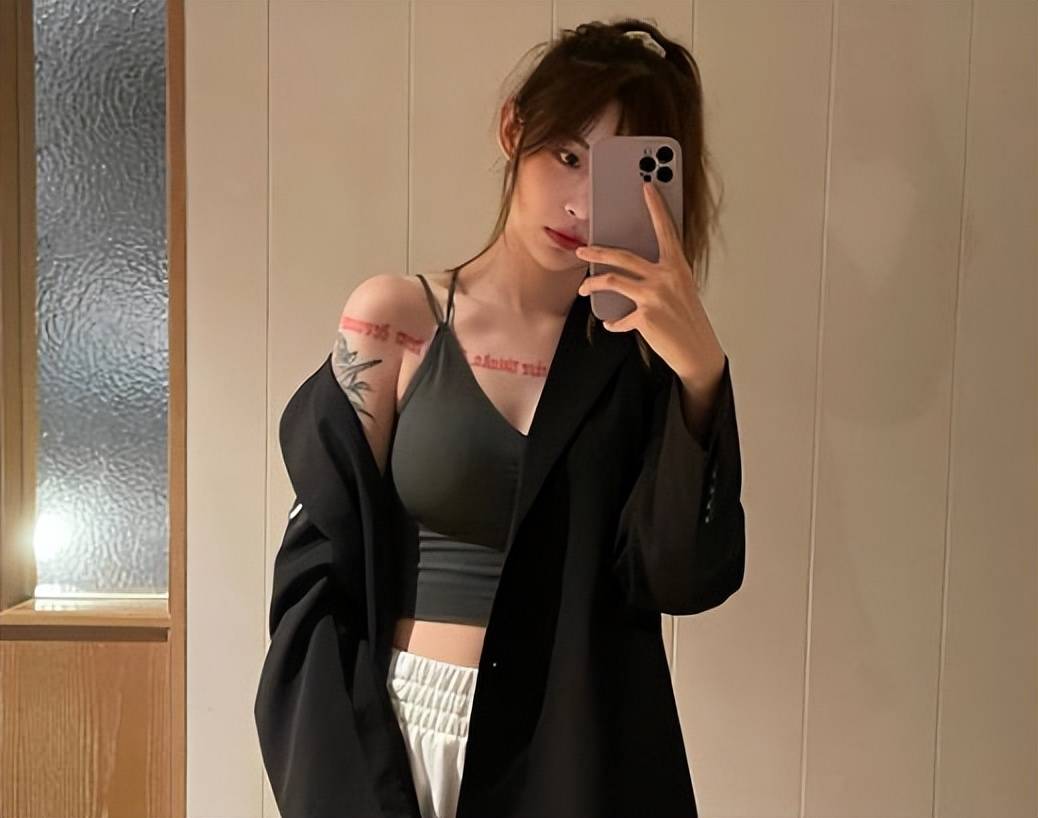 网红痞幼被曝大尺度不雅照泄露,粉丝愤怒谴责_保护_事件_隐私