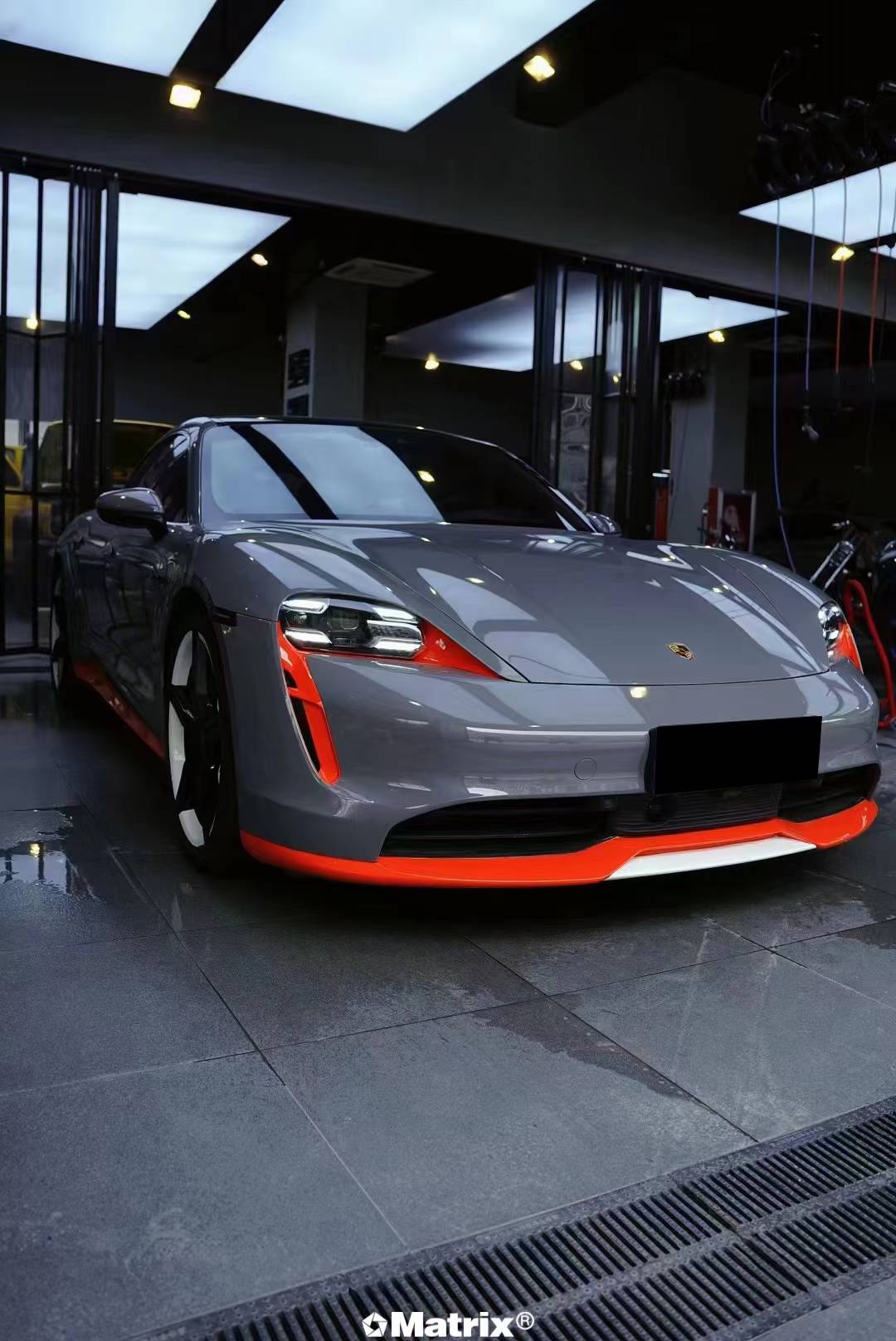 保时捷taycan-matrix矩阵改色膜纳多灰(深),纯粹又细腻的中灰色_中藏