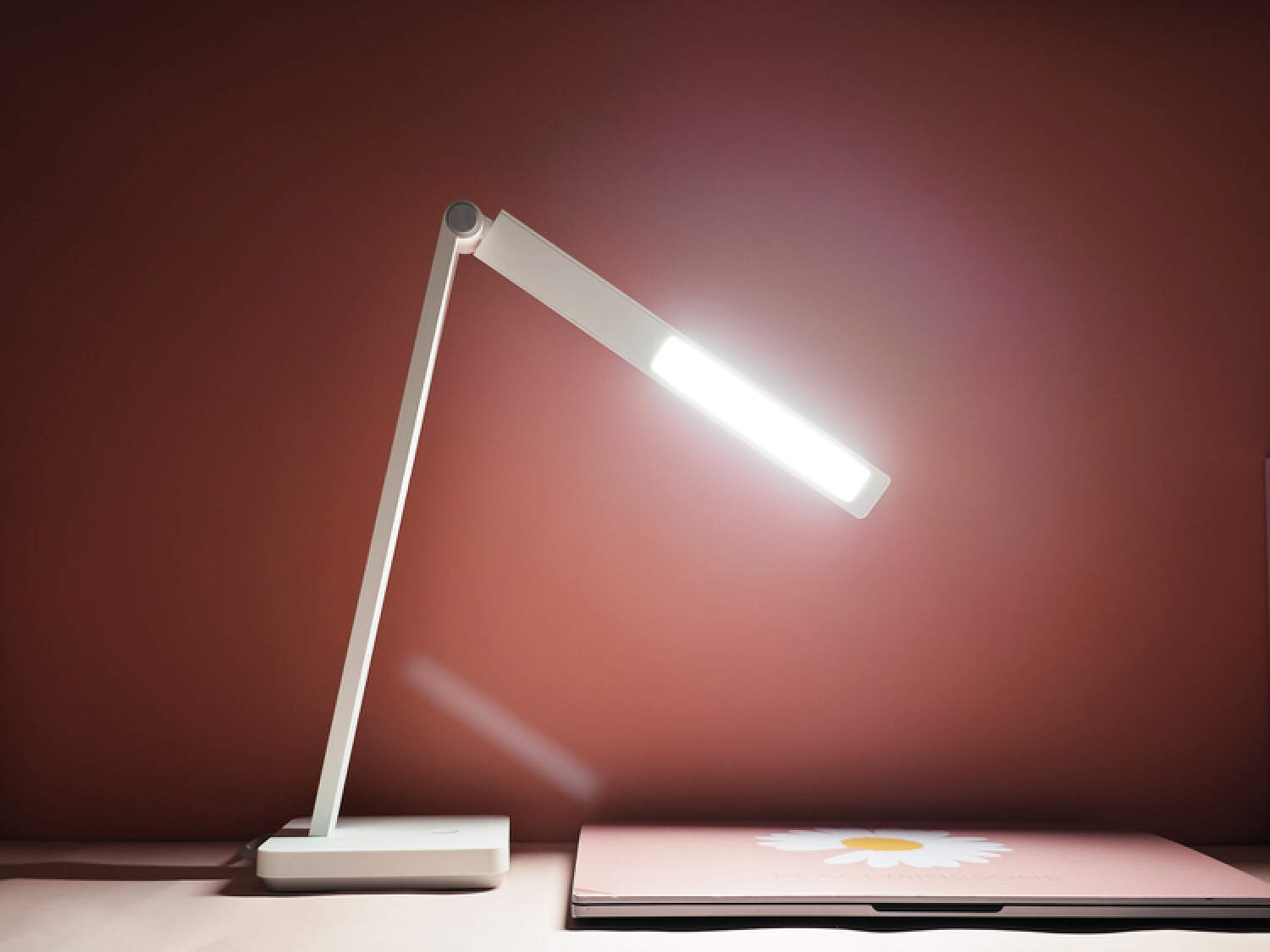 小米桌面好物,米家台灯lite开箱体验,配置三档调光 多角度调节_亮度