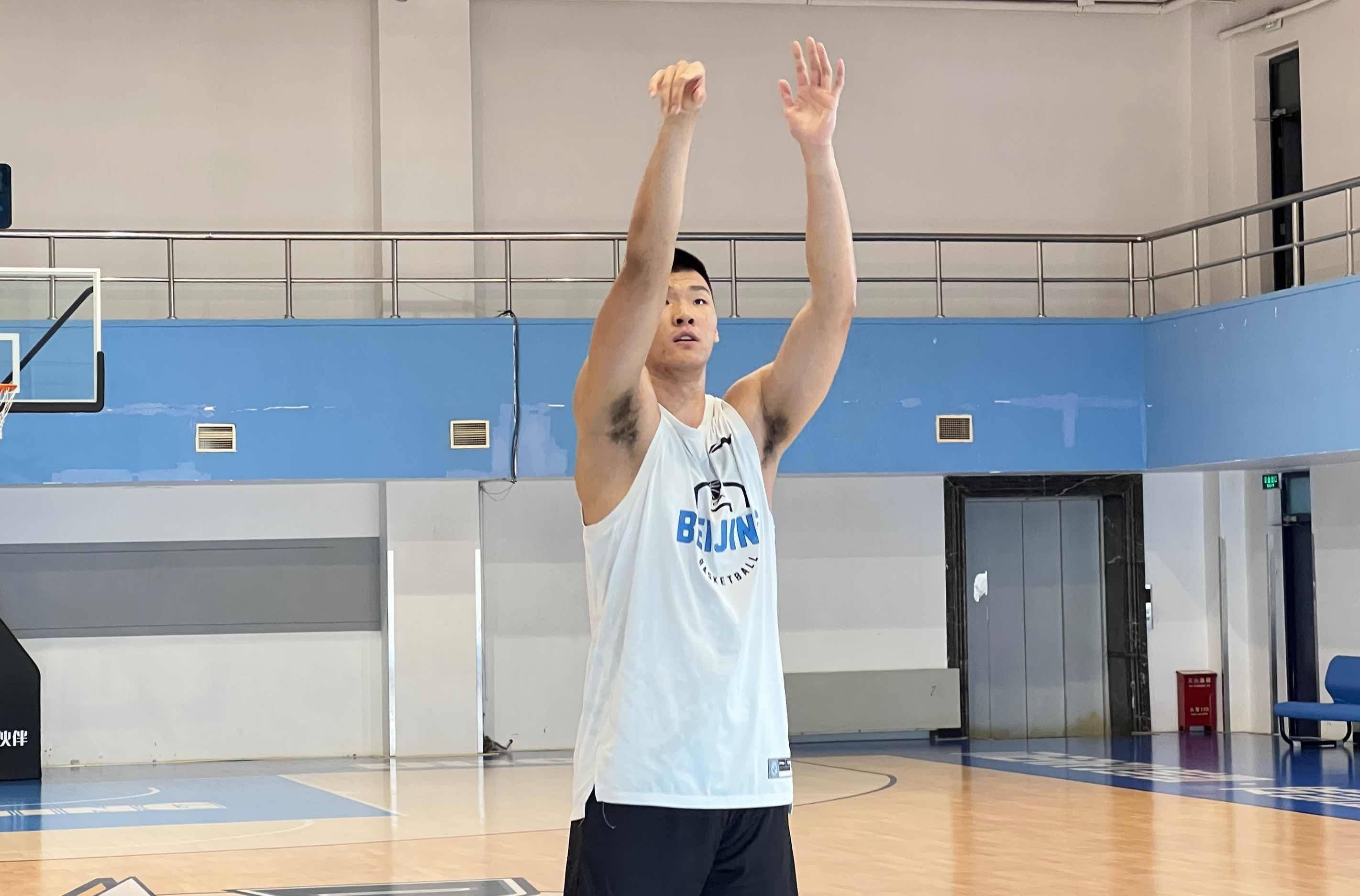 恭喜范子铭顶薪续约北京首钢,辽宁队没有机会!