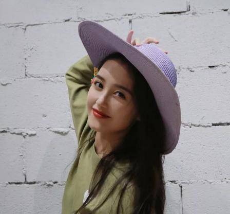 与大咖合作始终不火的原因是什么_蒋依依_时候_工作