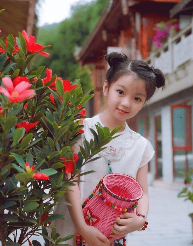 8岁阿拉蕾现状:没有活成方仲永,也没有泯然众人矣_孩子_父母_镜头