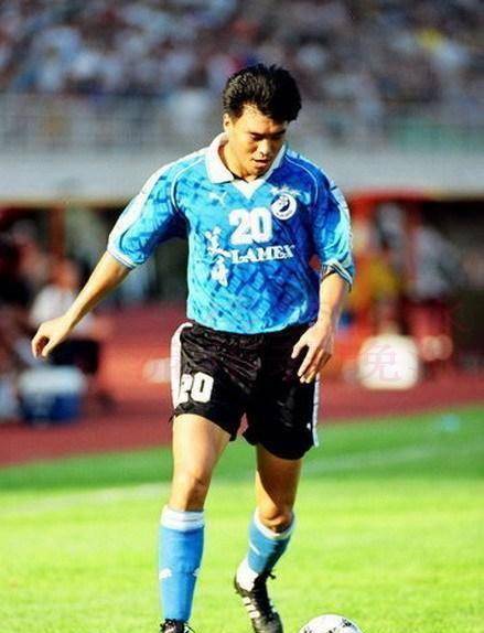 21年前甲a霸主大连万达3比0广州松日当时球员教练你能认出几个?