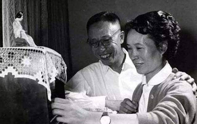 同治遗留下的三位妃嫔同治的瑜妃赫舍里氏是满洲镶蓝旗人,同治帝四妃