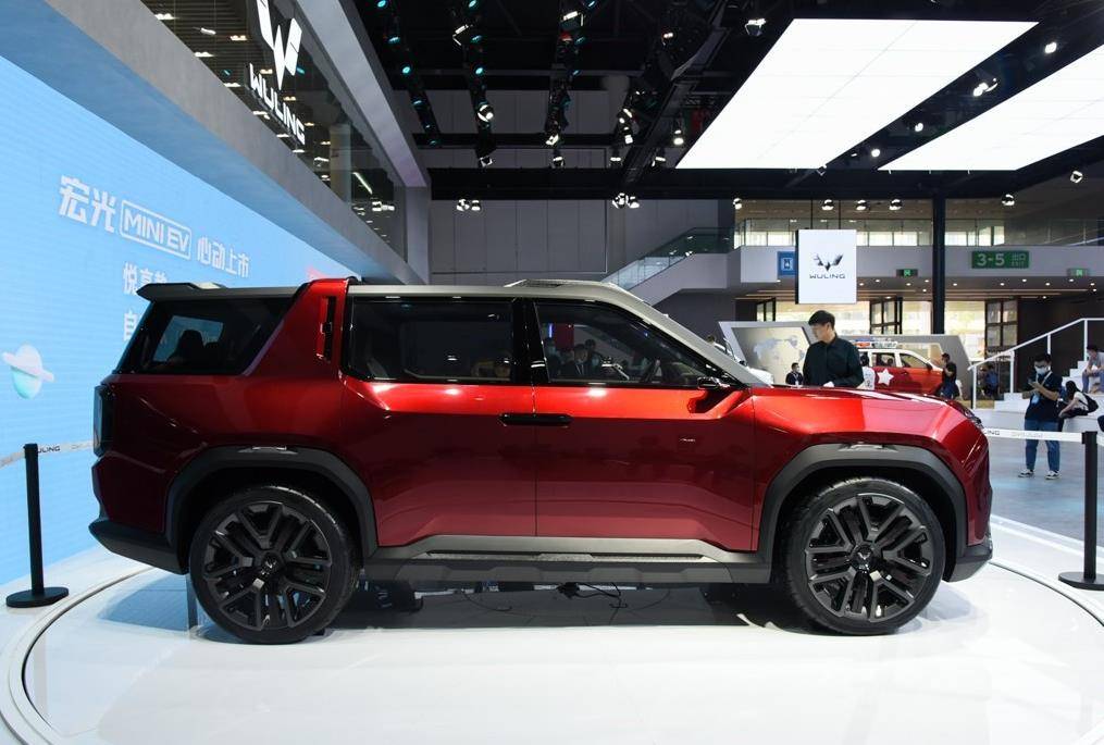 在2020年7月份的成都国际车展上,上汽通用五菱品牌已经发布了一款suv