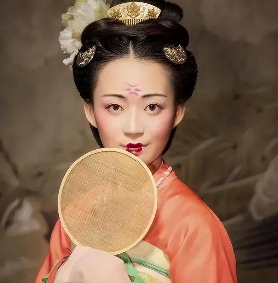 乾陵博物馆文化讲堂:武则天时代的"梅花妆"_张昌宗_资料_花子