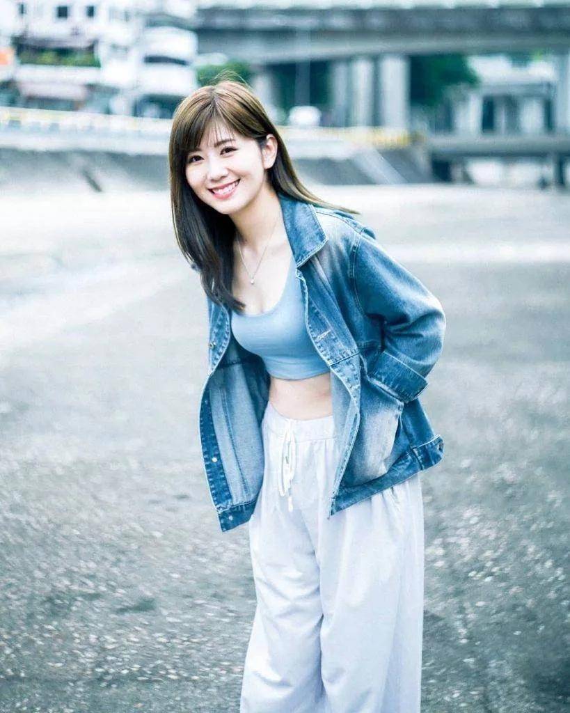 香港女演员陈嘉慧,年轻貌美,活泼可爱_进步_女神_开心