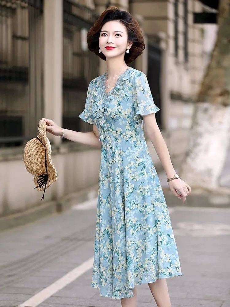 中年女性要想拍出唯美的夏天人像,服装穿搭很新的,3个建议送给你