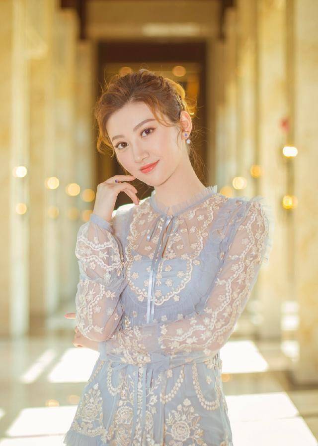 30岁景甜太美了!