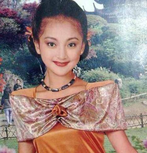 19岁为男友北漂,曾被王菲横刀夺爱,今45岁一幅油画卖184万_周迅_少女