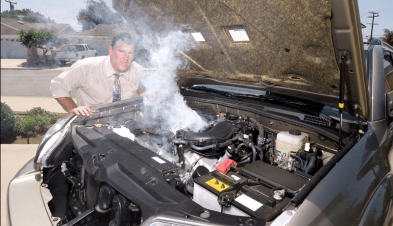 造成汽车开锅的原因很多,除了高温天气以外,空调超负荷运作以及散热