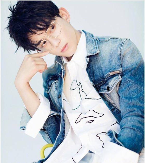 20岁吴磊穿校服好清新,网友:不是衣服的问题,是脸的问题!