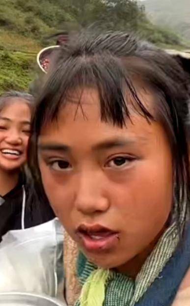 19岁凉山孟阳无美颜照,眼神呆滞脸盘圆润,网友:像换了个头_一行_样子