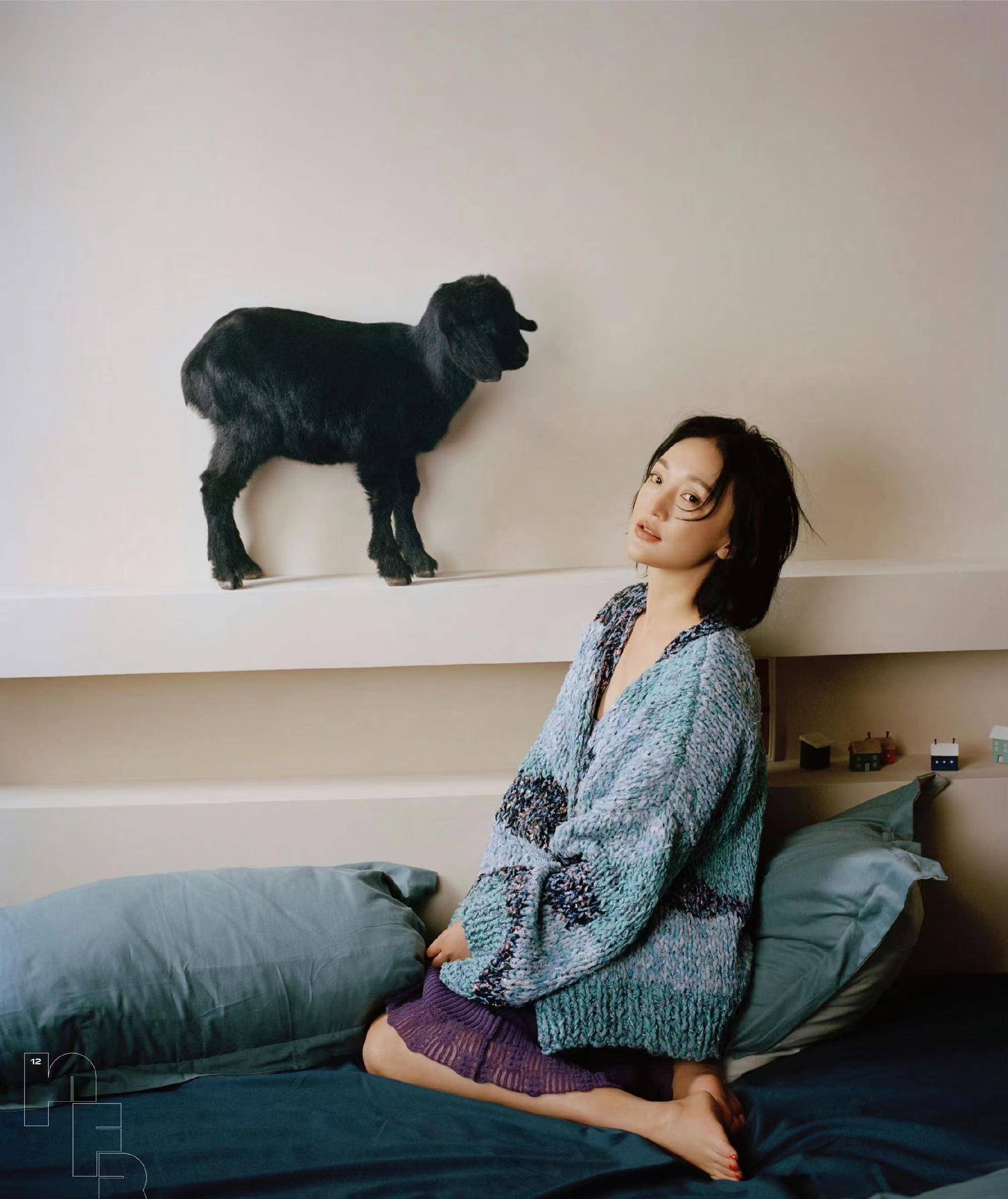 新大片穿针织裙嫩成少女,超灵动_时尚_外套_精灵