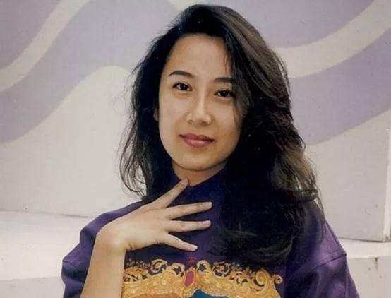 55岁tvb女演员做童星入行半世纪家世背景深厚因叔叔吕奇入行_吕珊