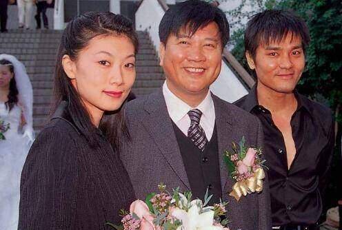 带二婚妻子拍结婚照,小16岁河南媳妇排面大_郭明黎_婚纱照_视频