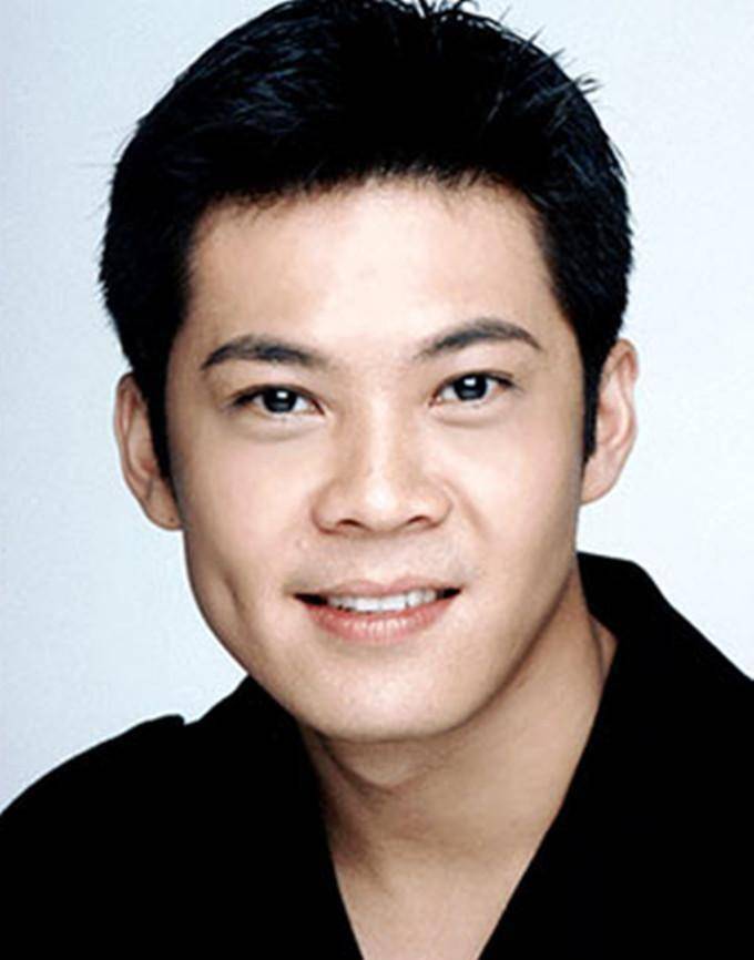 自曝无戏可拍没收入,被迫转型做出镜_发展_周初明_演技